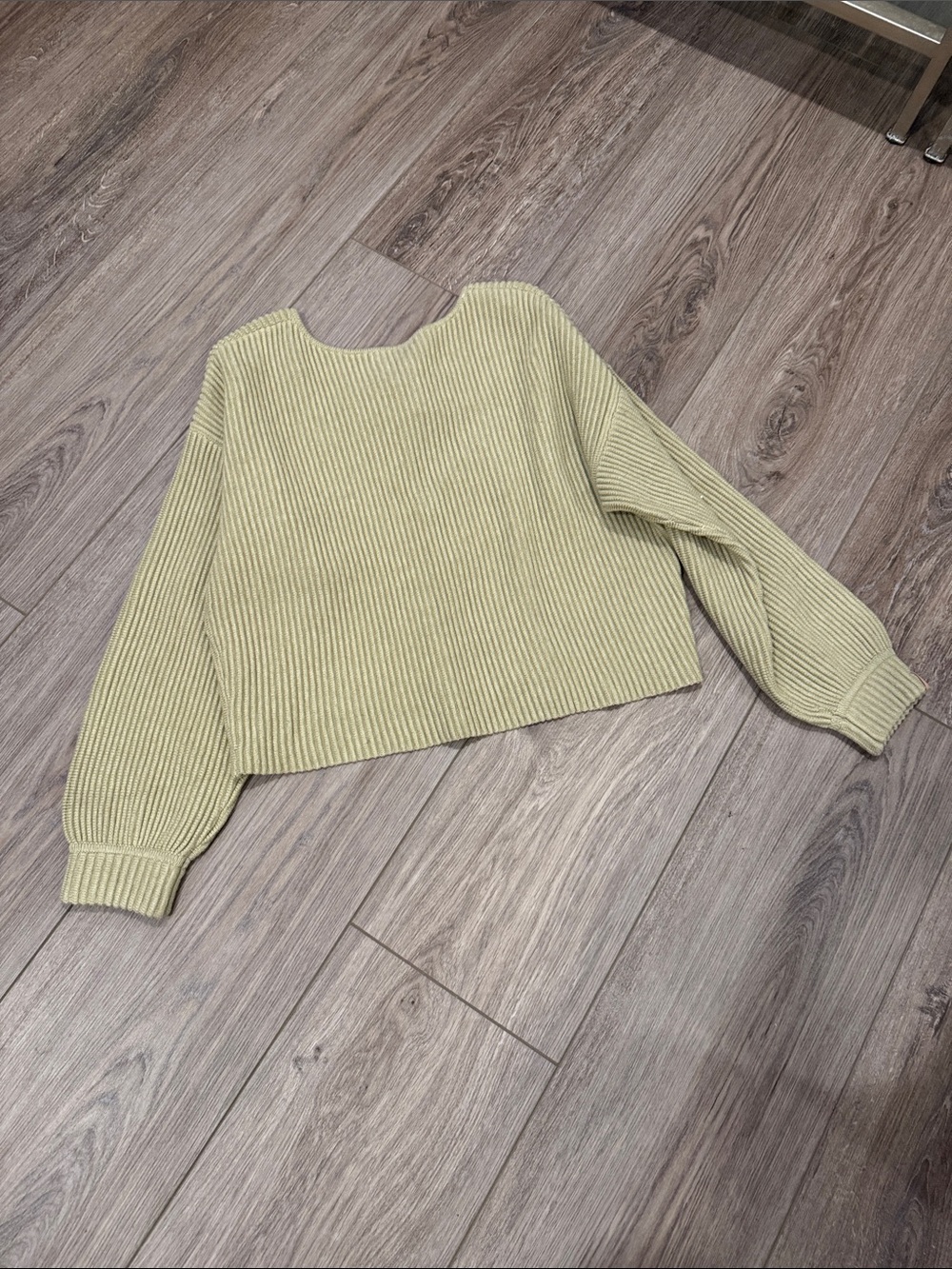 NWT Lunya Cotton Silk Reversible Ribbed V-Neck Cropped Ribbed Sweater in Sage - Picture 4 of 6
